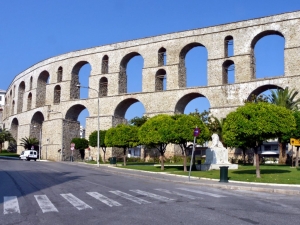 Акведуктът Камарес 